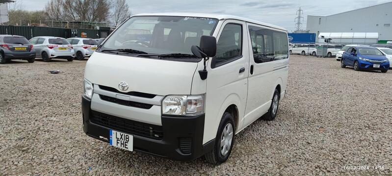 TOYOTA HIACE
