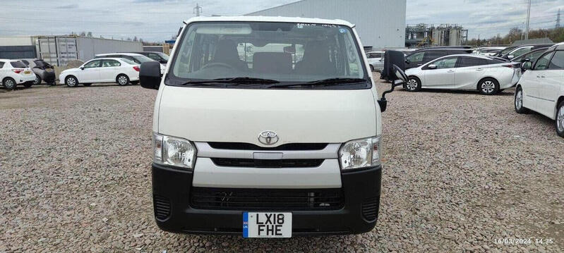 TOYOTA HIACE