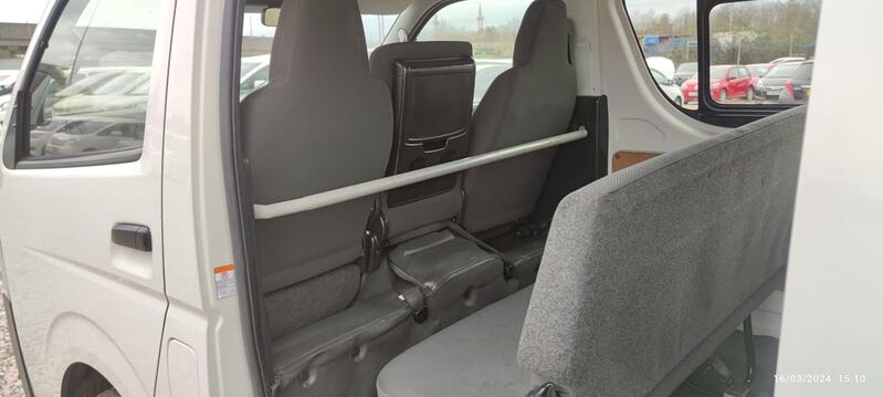 TOYOTA HIACE
