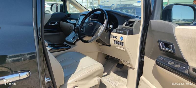 TOYOTA VELLFIRE