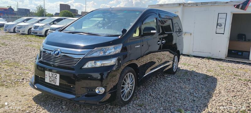 TOYOTA VELLFIRE