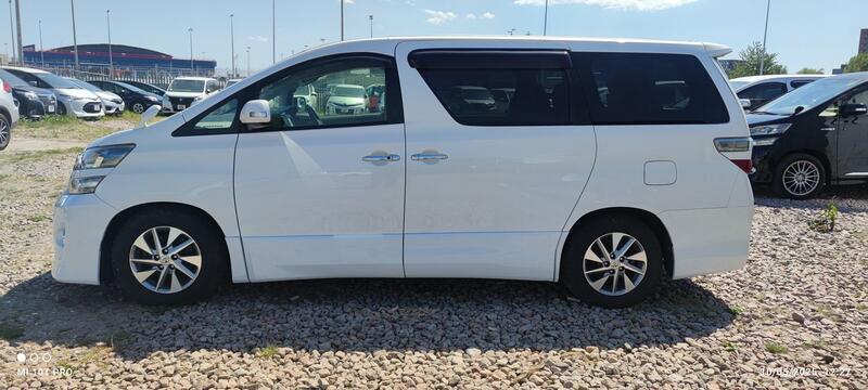 TOYOTA VELLFIRE