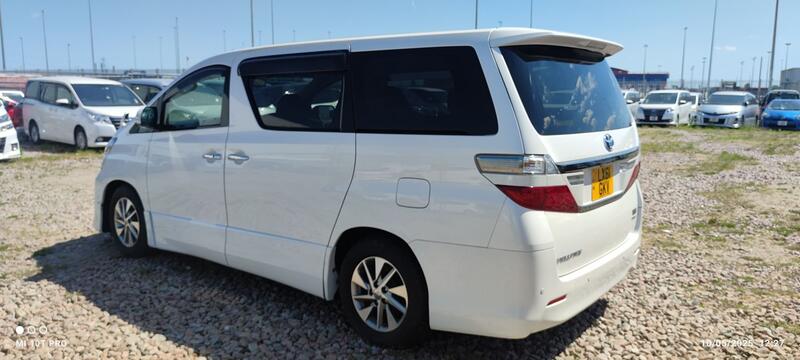 TOYOTA VELLFIRE