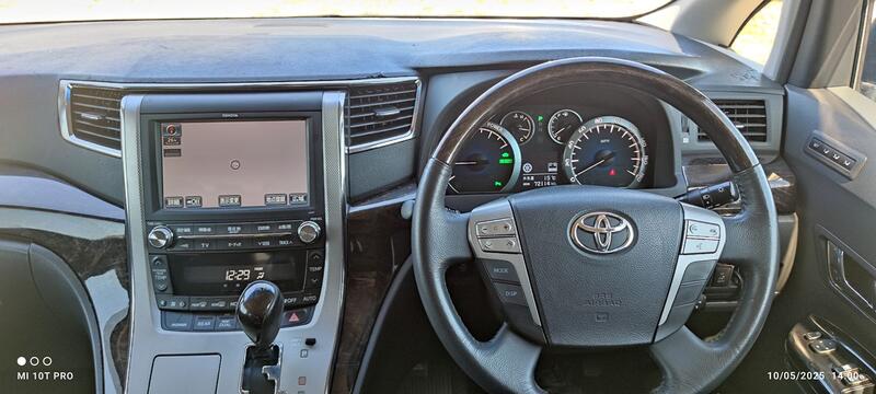 TOYOTA VELLFIRE