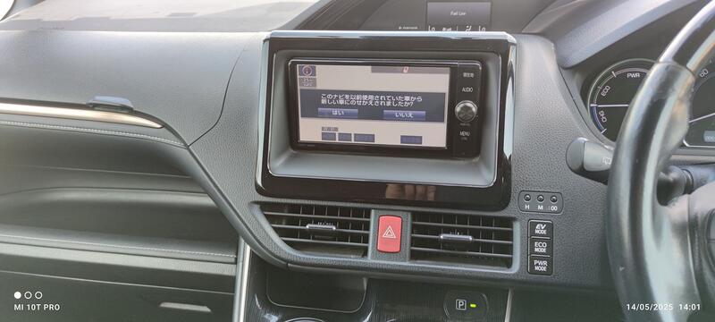 TOYOTA NOAH