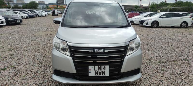 TOYOTA NOAH