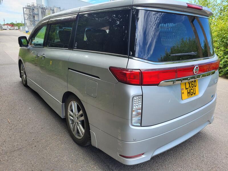 NISSAN ELGRAND